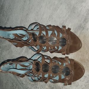 Miranda Lambert wedges